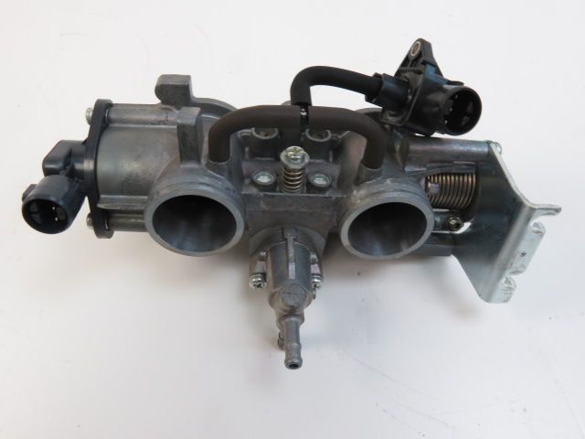 Corps d'injection droit occasion HONDA FJS 400 SILVERWING 2010