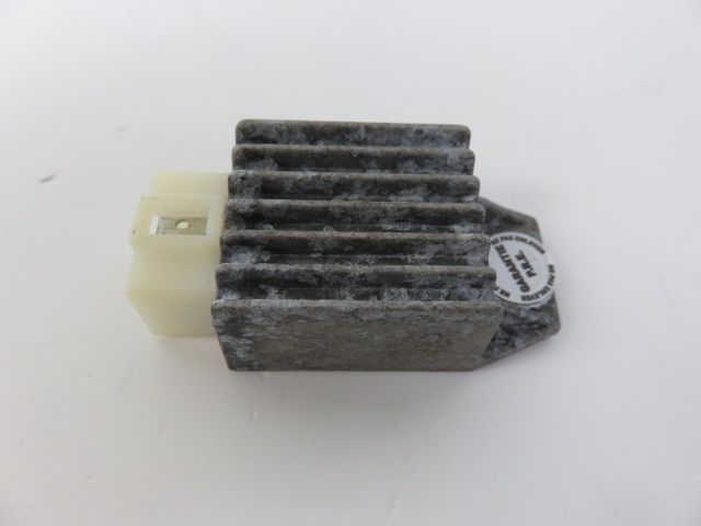 Regulateur de tension occasion PEUGEOT V-CLIC 2012