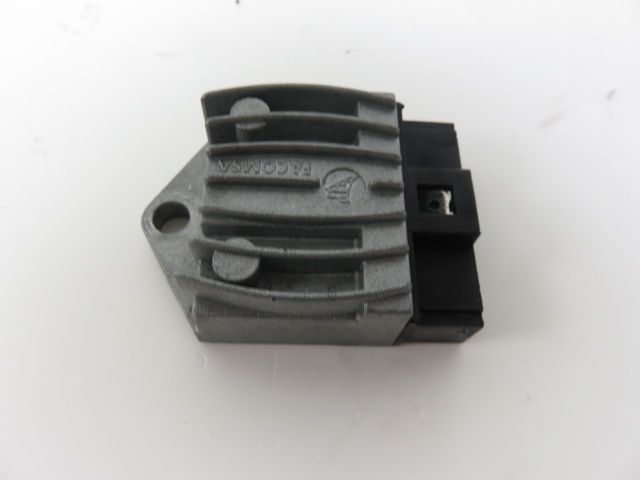 Regulateur de tension occasion MBK YN 50 OVETTO 2011