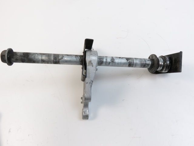 Axe de roue arriere occasion KAWASAKI ZR-7 1999