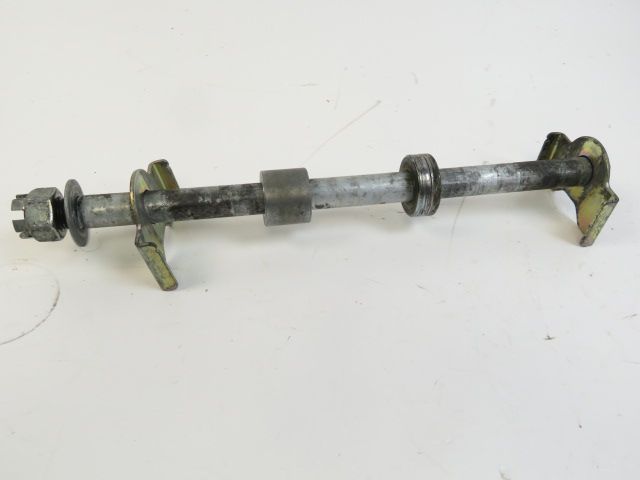 Axe de roue arriere occasion KAWASAKI ER-5 500 1997