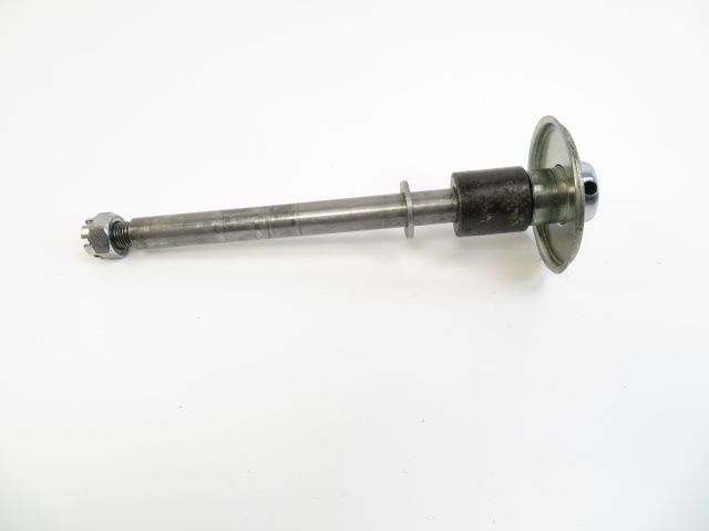 Axe de roue arriere occasion YAMAHA XS 400 1980