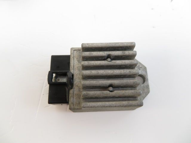 Regulateur de tension occasion APRILIA SX 2011