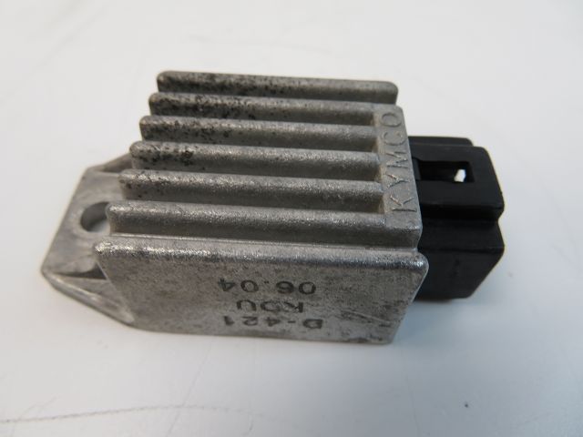 Regulateur de tension occasion KYMCO SUPER 9 2008