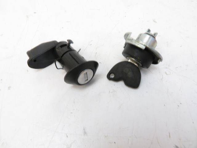 Serrure occasion PIAGGIO FLY 50 2T 2008