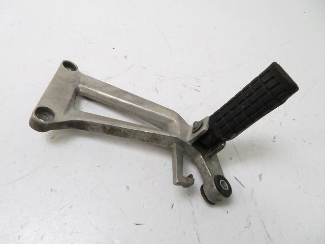 Platine et repose pieds arriere droit occasion HONDA CBR-R 125 2008