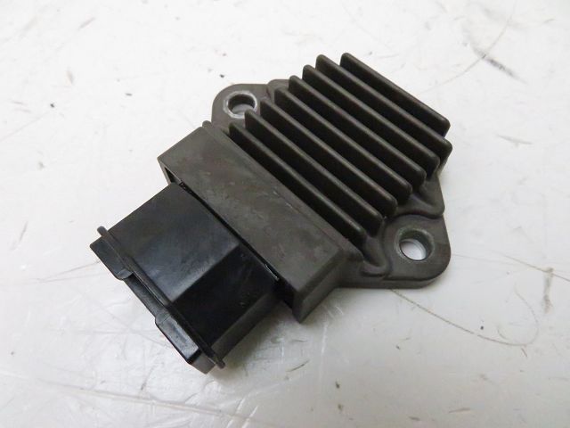 Regulateur de tension occasion HONDA CBR 600 F 2000
