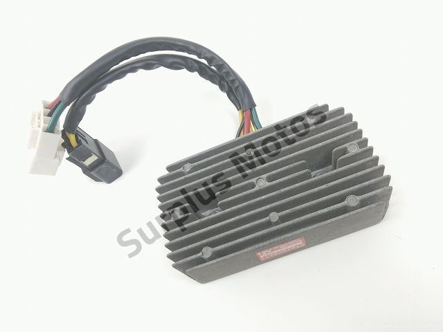 Regulateur de tension occasion SYM GTS 2013