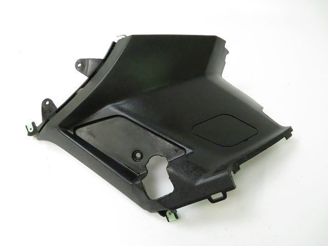 Cache lateral droit occasion PEUGEOT KISBEE 2014