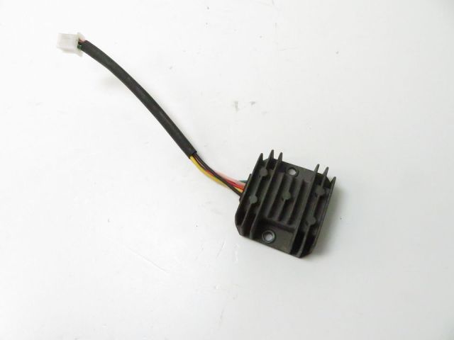 Regulateur de tension occasion GIANTCO ROYALE 2008