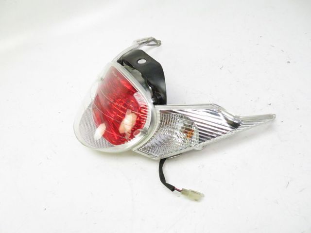 Feu arriere occasion APRILIA SCARABEO 2006