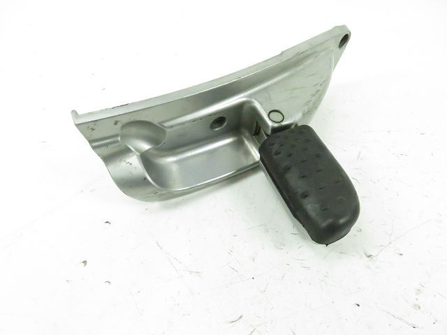 Platine et repose pieds arriere droit occasion APRILIA SCARABEO 2007