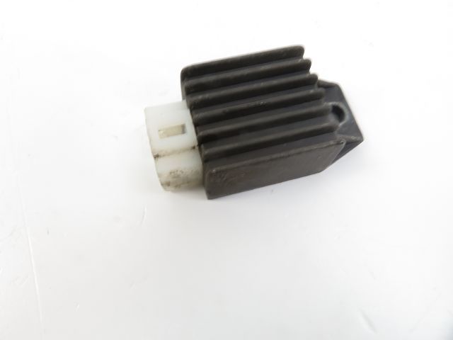 Regulateur de tension occasion PEUGEOT VIVACITY 2008