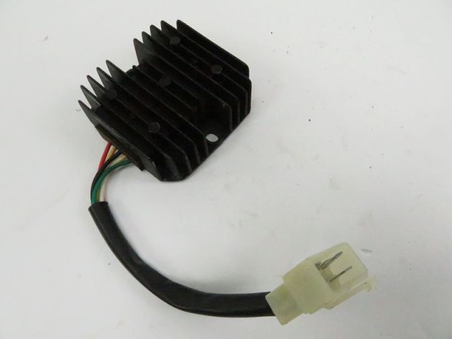 Regulateur de tension occasion JONWAY YY 2007