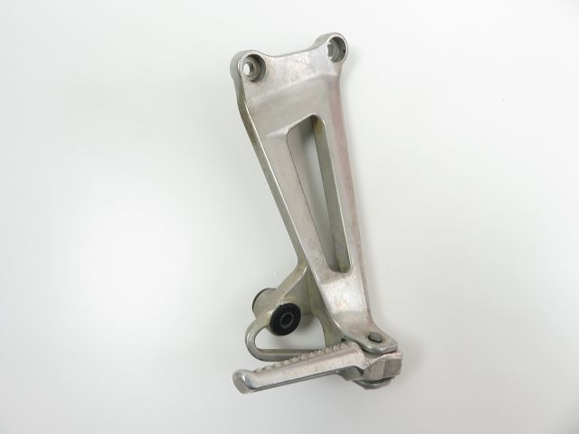 Platine et repose pieds arriere droit occasion HONDA VFR 750 F 1994