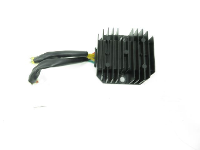 Regulateur de tension occasion SUZUKI GSF 1200 BANDIT 2003