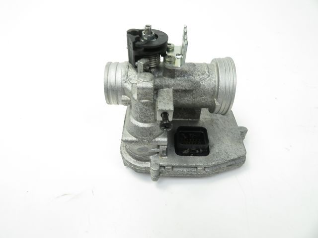 Corps d'injection droit occasion APRILIA ATLANTIC 2011