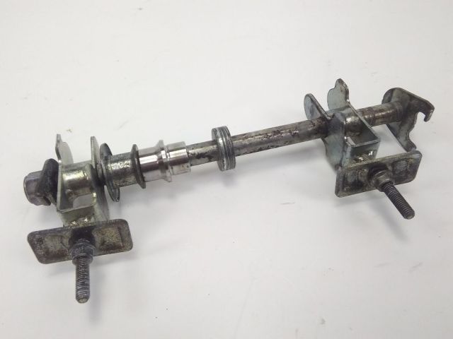 Axe de roue arriere occasion SUZUKI GS 500 2006