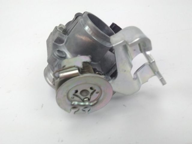 Corps d'injection gauche occasion HONDA NSS 125 FORZA 2015