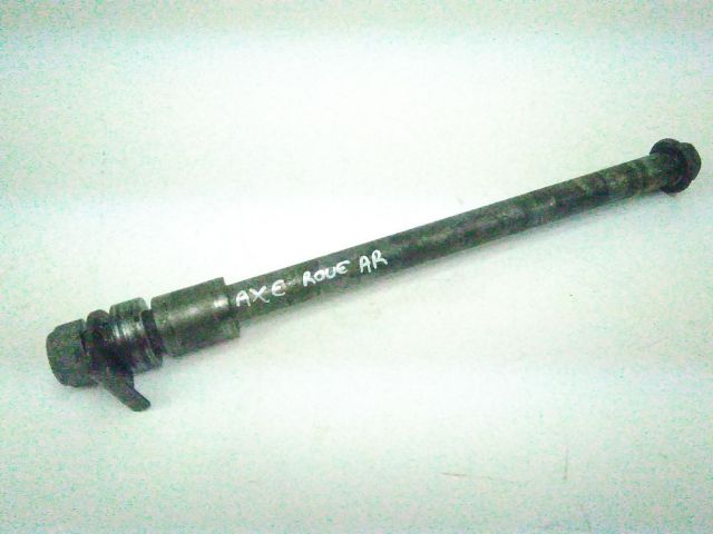 Axe de roue arriere occasion HONDA CBR 1000 F 1989