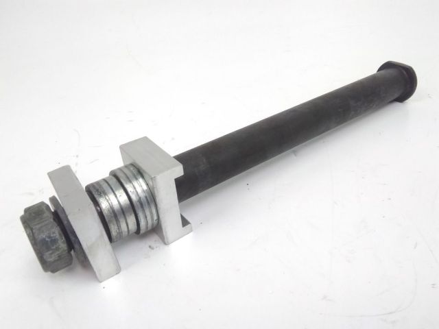 Axe de roue arriere occasion YAMAHA YZF-R6 600 2002