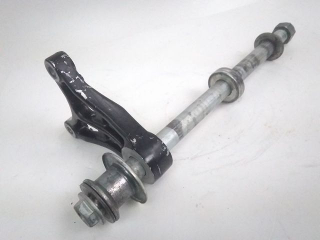 Axe de roue arriere occasion SUZUKI GSF 400 BANDIT 1994