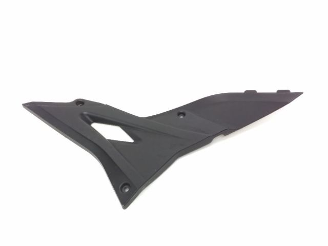 Cache lateral droit occasion MH MH7 2009