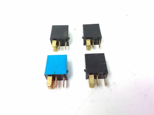 Relais boitier electrique occasion TRIUMPH STREET 2010