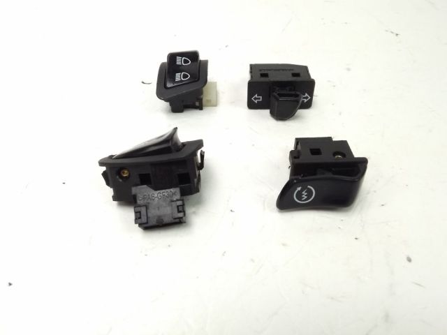 Commodo droit occasion HONDA NSC 50 VISION 2015