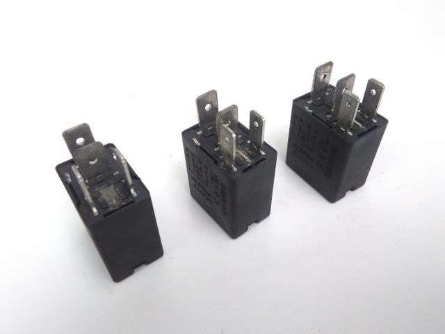 Relais de phare occasion PIAGGIO X10 125 2012