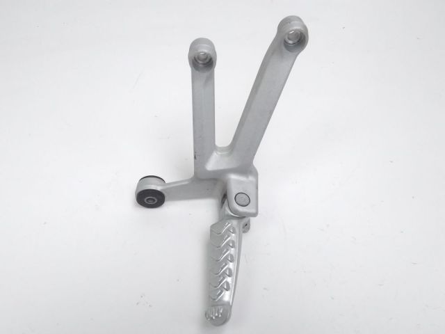 Platine et repose pieds arriere droit occasion APRILIA RSV 2005