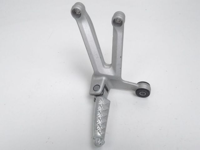 Platine et repose pieds arriere gauche occasion APRILIA RSV 2005