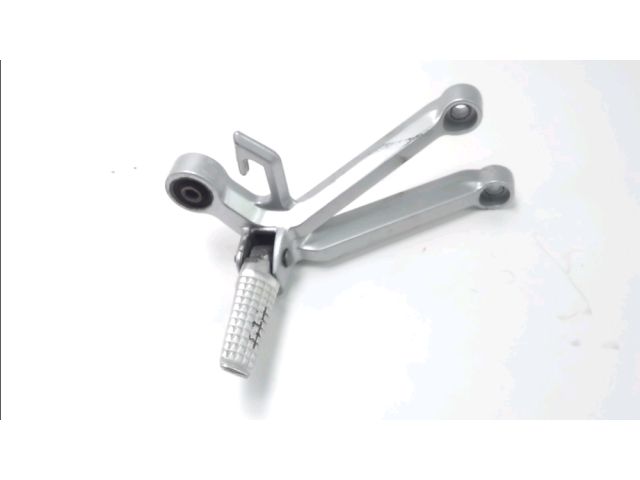 Platine et repose pieds arriere droit occasion SUZUKI GSXR 750 2004
