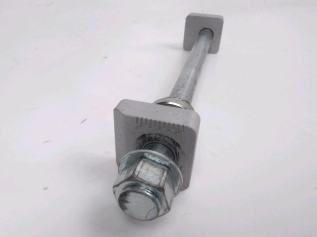 Axe de roue arriere occasion HONDA CB 750 SEVEN FIFTY 1994