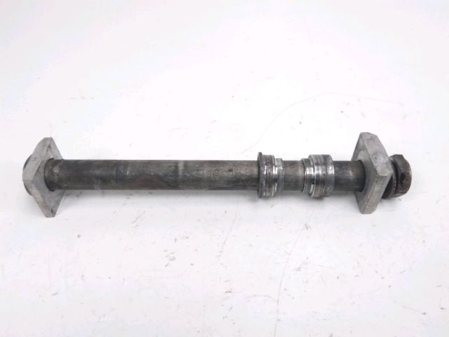 Axe de roue arriere occasion SUZUKI GSXR 600 1997