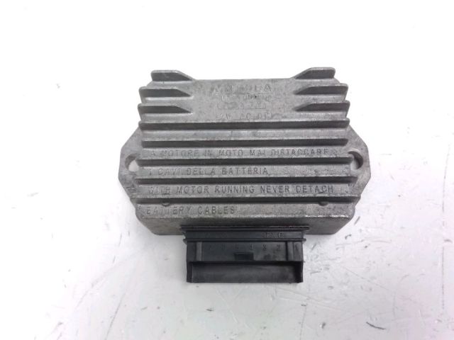 Regulateur de tension occasion APRILIA SPORT CITY 2010