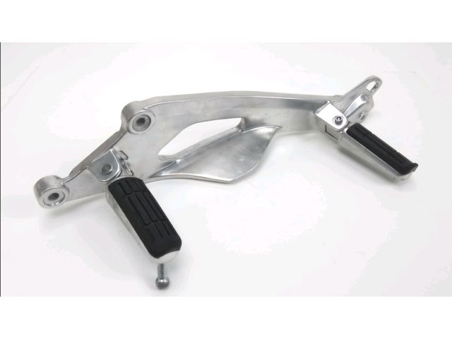 Platine et repose pieds arriere gauche occasion YAMAHA TDM 900 2011