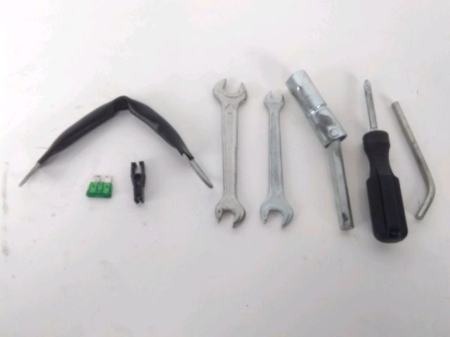 Trousse outil occasion HONDA PES 125 2006
