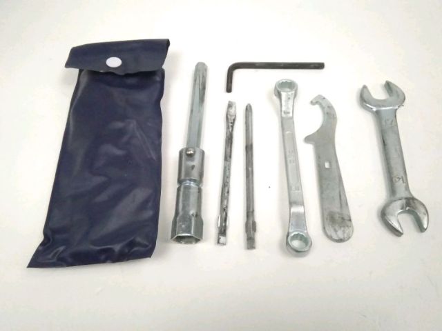 Trousse outil occasion HONDA FJS 600 SILVERWING 2005