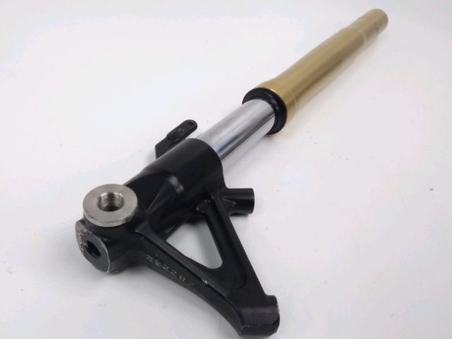 Tube de fourche gauche occasion TRIUMPH DAYTONA 2005