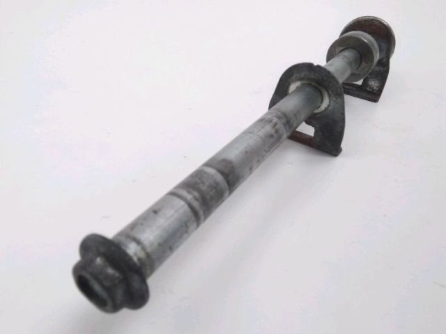 Axe de roue arriere occasion SUZUKI GSXF 600 1999