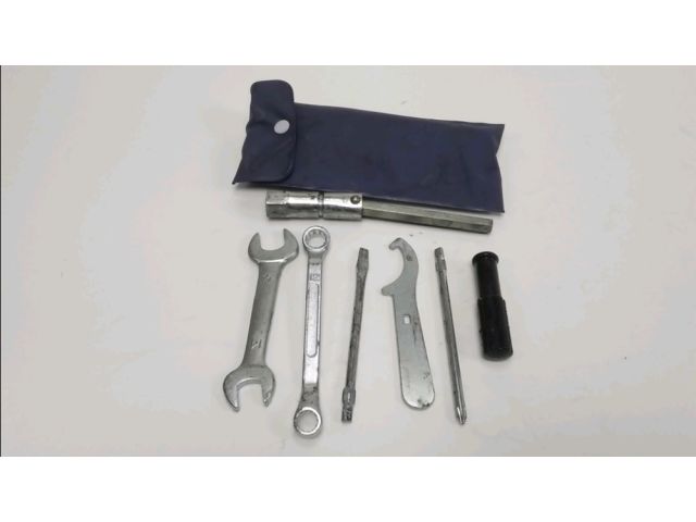 Trousse outil occasion HONDA FJS 600 SILVERWING 2011
