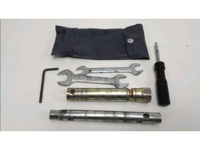 Trousse outil occasion YAMAHA XJ 900 DIVERSION 1996