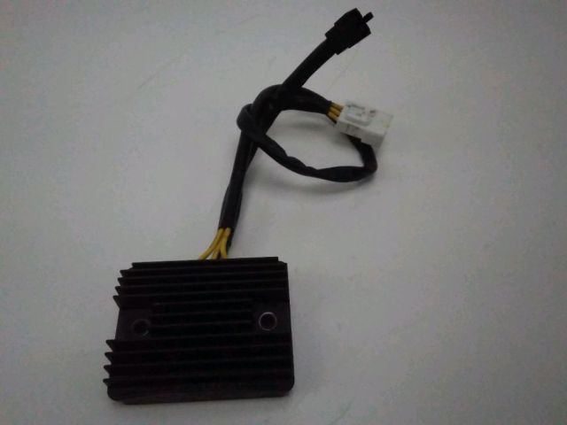 Regulateur de tension occasion GILERA GP 2010
