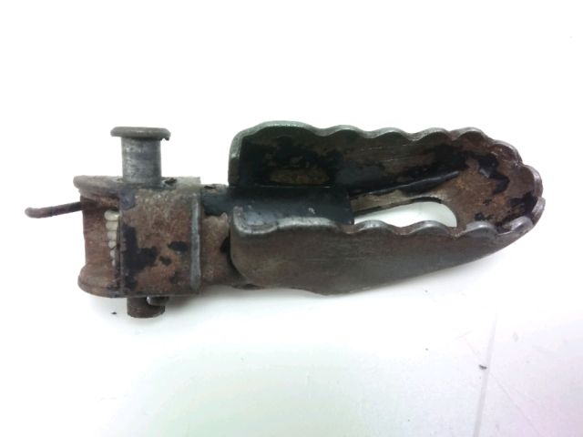 Repose pieds avant droit occasion YAMAHA DT MX 125 1980