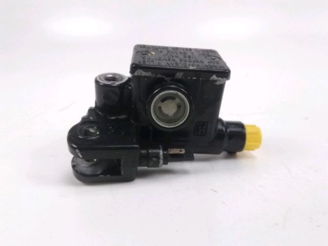 Maitre cylindre frein av complet occasion VESPA GTS 2012