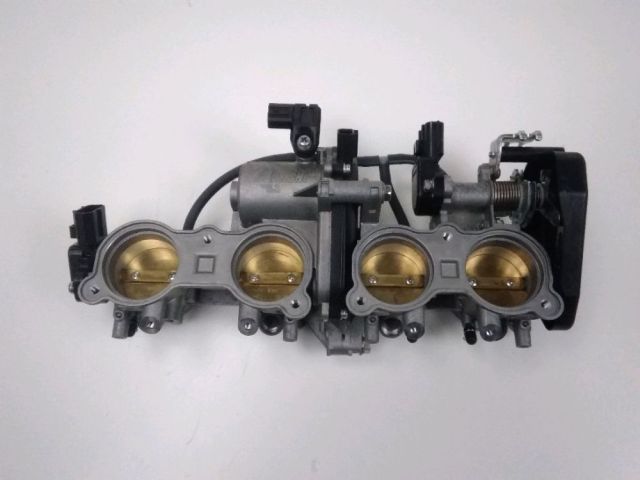 Corps d'injection droit occasion YAMAHA YZF 1000 R1 2012