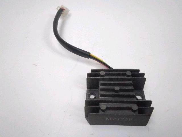 Regulateur de tension occasion RAZZO CLOVER 2011