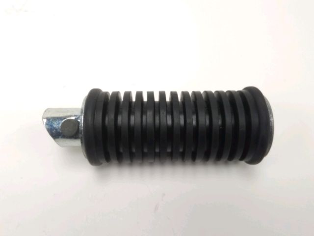 Repose pieds arriere droit occasion SUZUKI VL 125 INTRUDER 2003