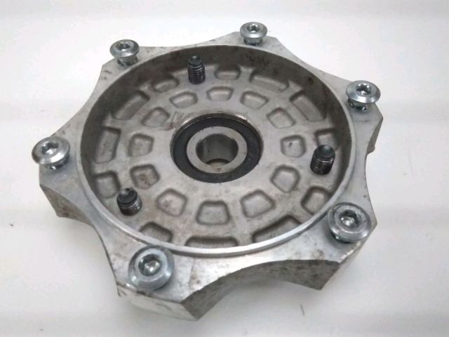 Moyeu de roue avant gauche occasion QUADRO 3D 2011